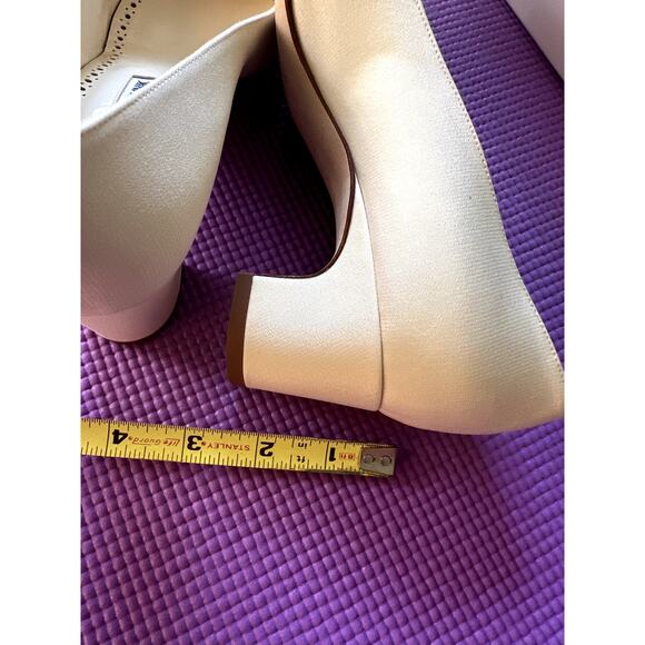 $1315 Manolo Blahnik Pumps Silieraso Silk Crystal Ornament Size 37 NEW Heels - Picture 7 of 13